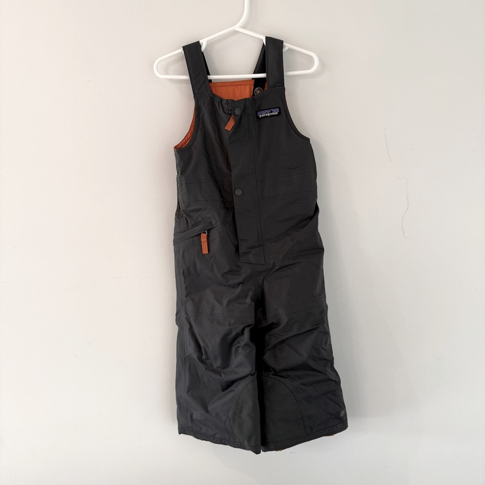 Patagonia toddler snow bibs in size 2T in grey & orange